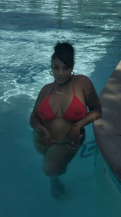 New pics SmokinHott summertime babe in Bakersfield - Women Seeking Men photo 2