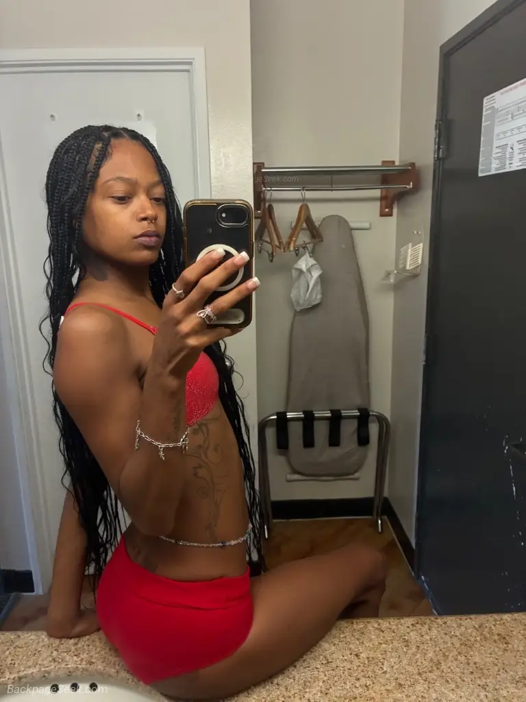 Red Turns Heads But Try in Bed in Baton Rouge – Women Seeking Men photo 2