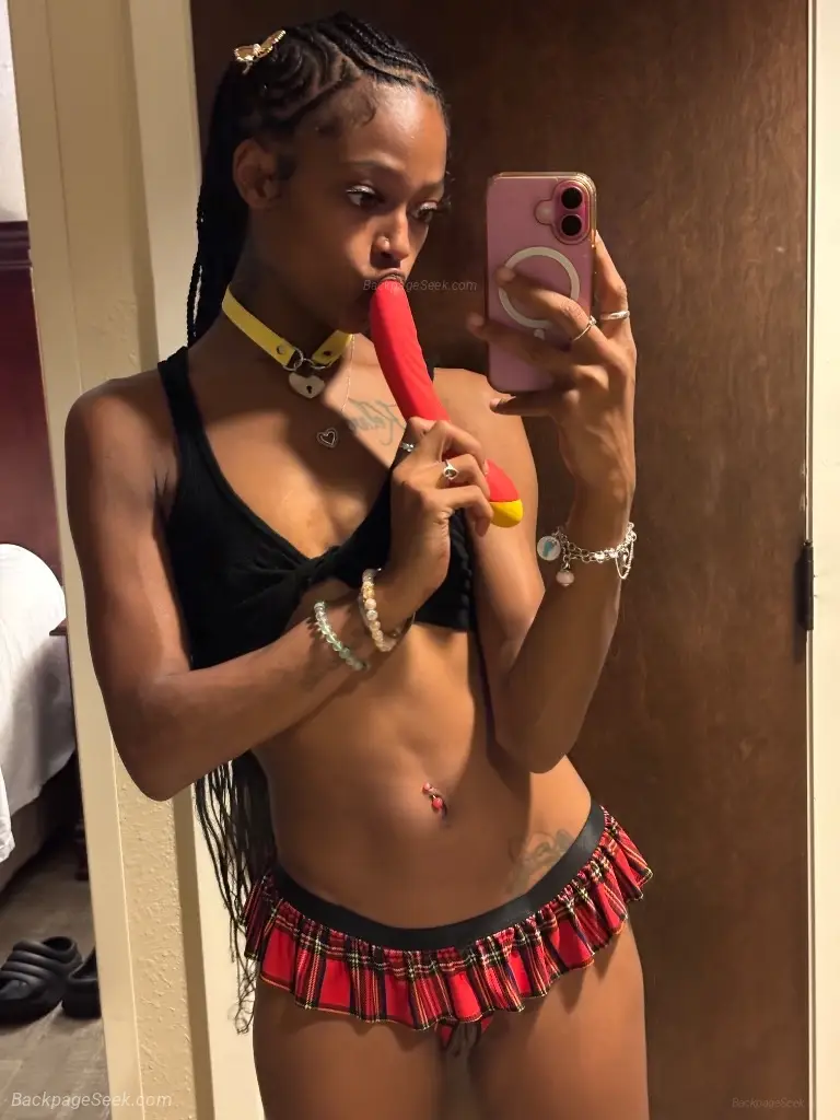 Red Turns Heads But Try in Bed in Baton Rouge – Women Seeking Men photo 5