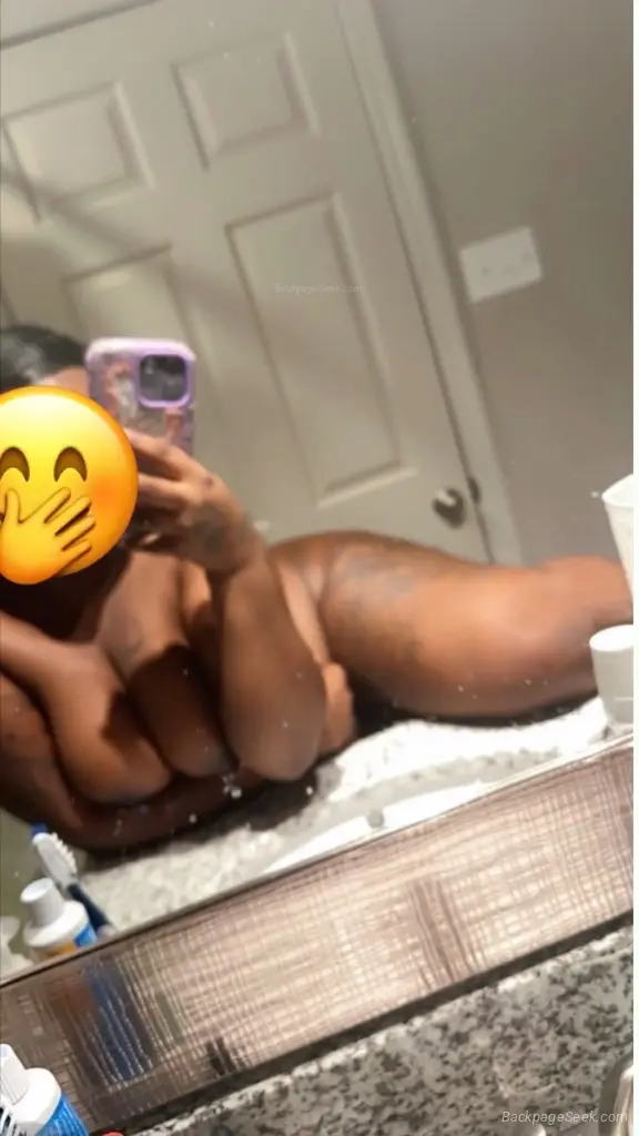 hey baby im back in town i dont put my face on here get to s... in Birmingham – Women Seeking Men photo 2