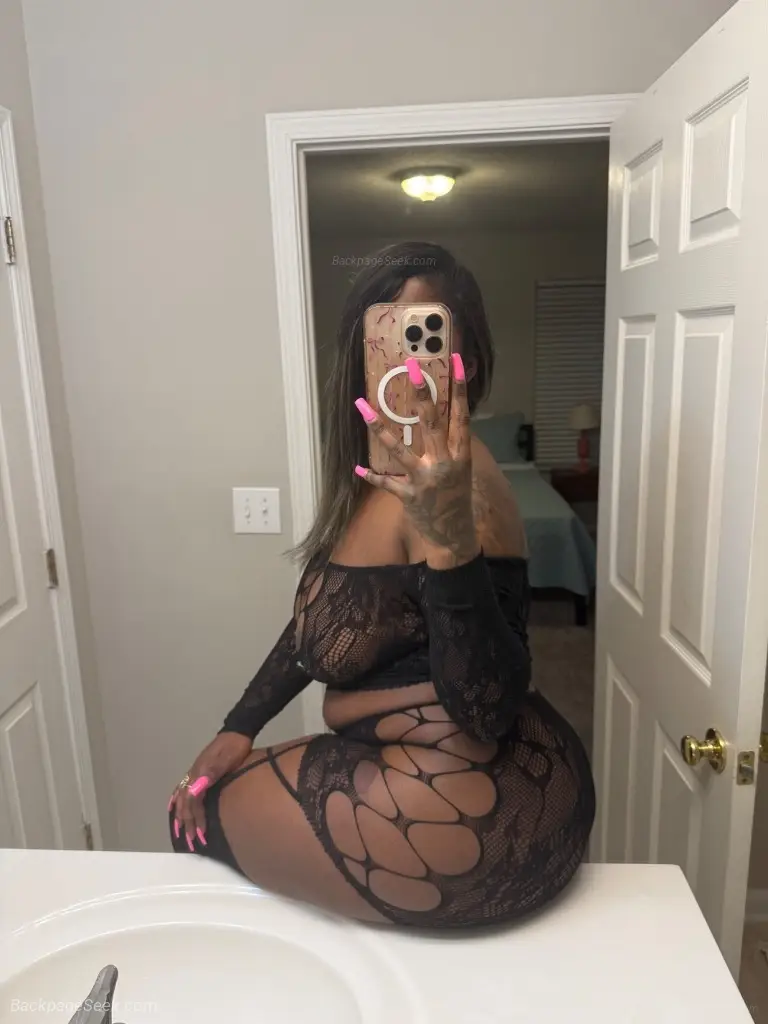 THICK EBONY SNACK OUTTA TOWN PUSSY in Birmingham – Women Seeking Men photo 5