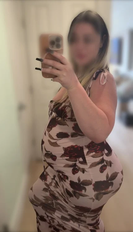 Pregnant Greek Goddess in Woburn