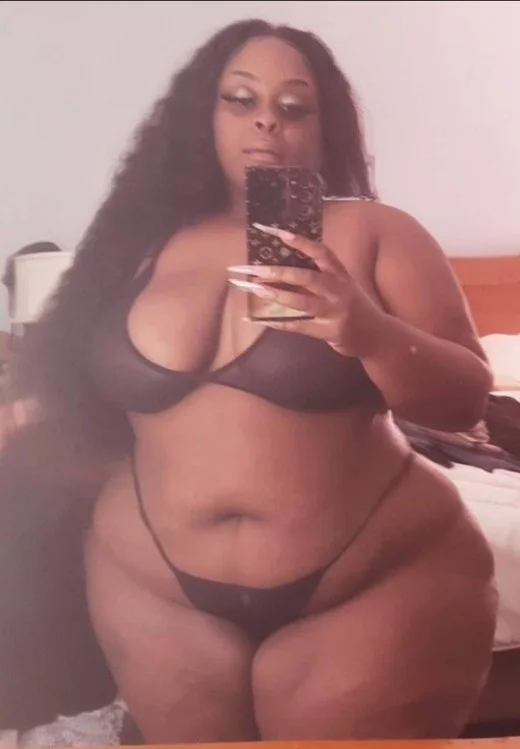 Biggest booty in America in Boston – Women Seeking Men photo 5