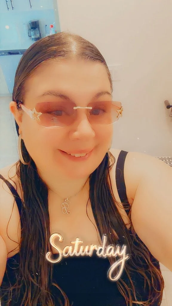 Thick and juicy Portuguese queen in Boston – Women Seeking Men photo 4