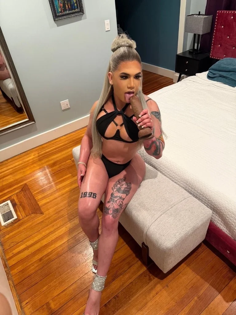 CATALINA IS BACK!! in Boston - Women Seeking Men photo 2