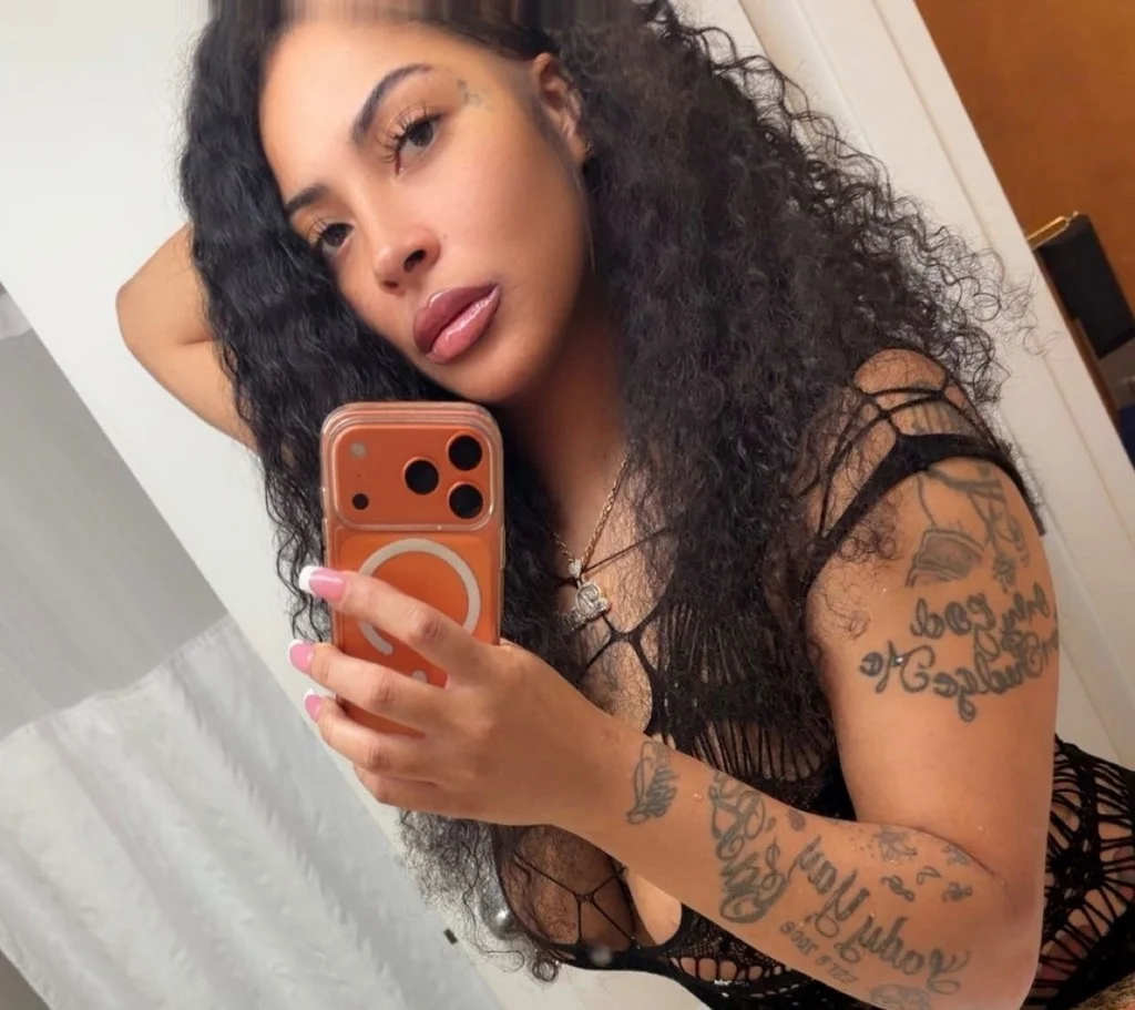 exotic hottie resdy to CUM and have some fun