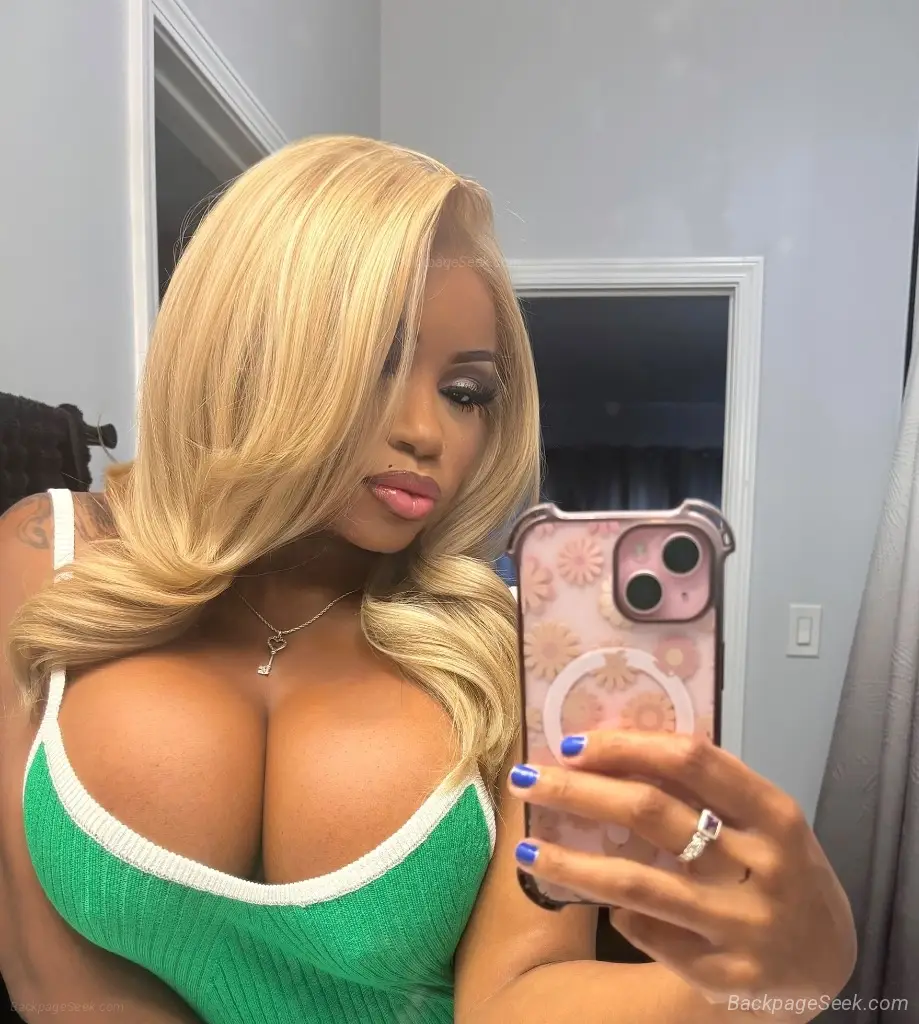 WALTHAM Busty Trinidadian Squirter ASS SMOTHERING 38DD FaceT... in Boston – Women Seeking Men photo 4