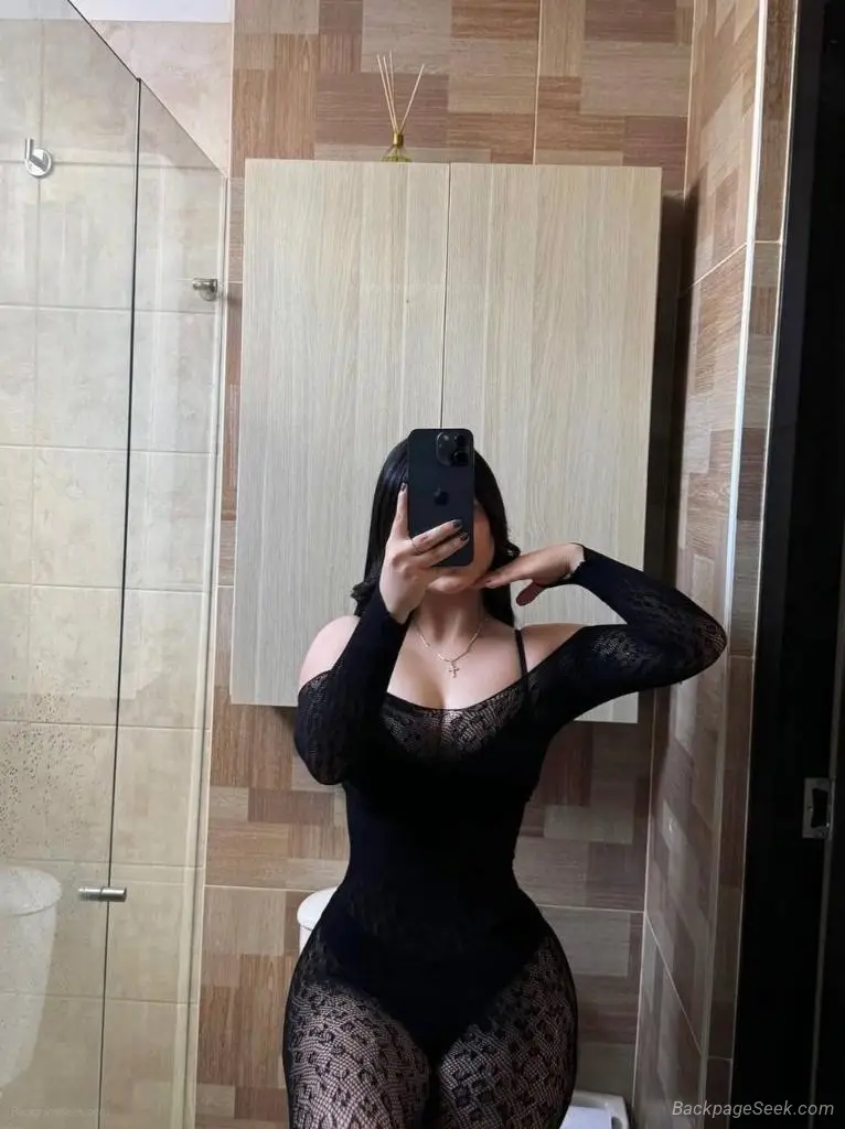 light skin short hair and big curves I have extrasavailable no