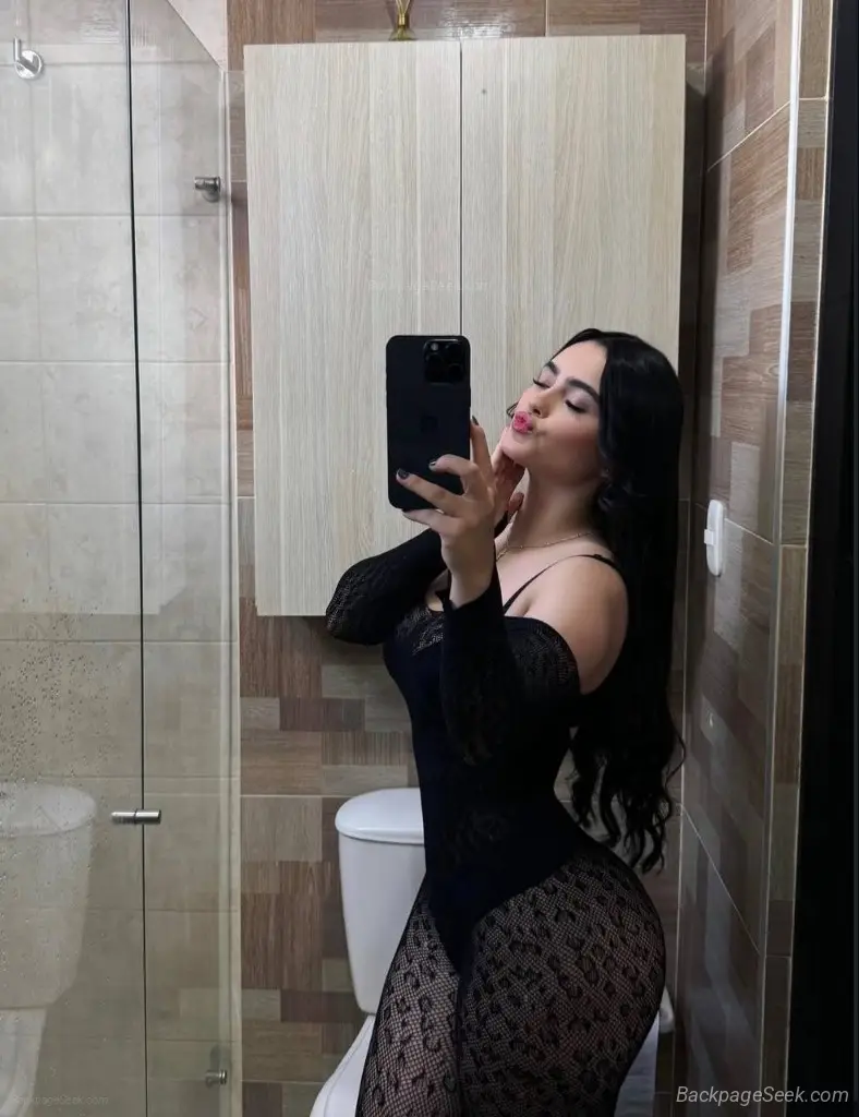 light skin short hair and big curves I have extrasavailable... in Boston – Women Seeking Men photo 3