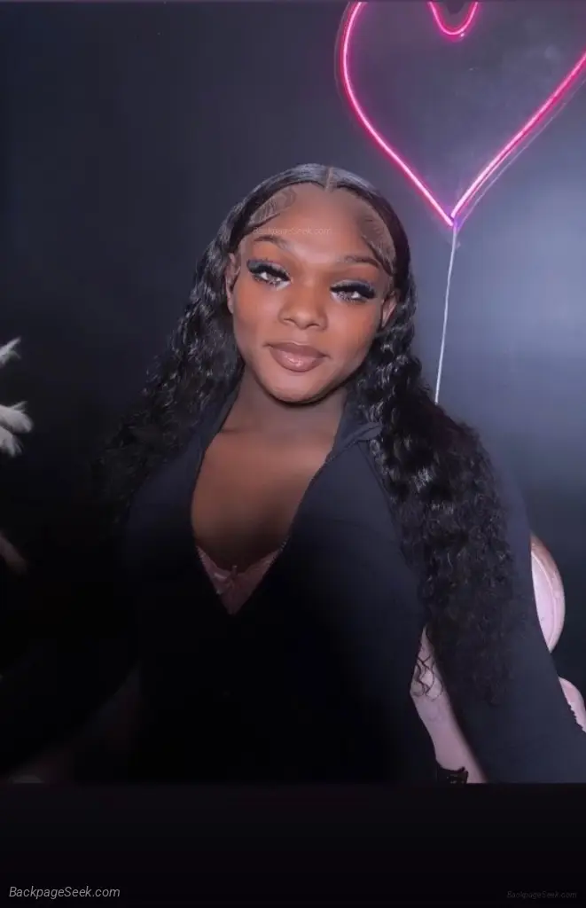 HIII IM HERE FOR THE 1st TIME IM THE HEAD DOCTOR COME GET TR... in Boston – Women Seeking Men photo 5