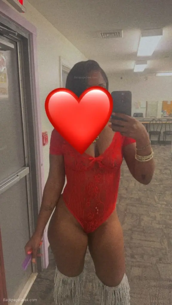 Pretty Face w Fat Ass AVAILABLE OUTCALL ONLY in Boston – Women Seeking Men photo 2
