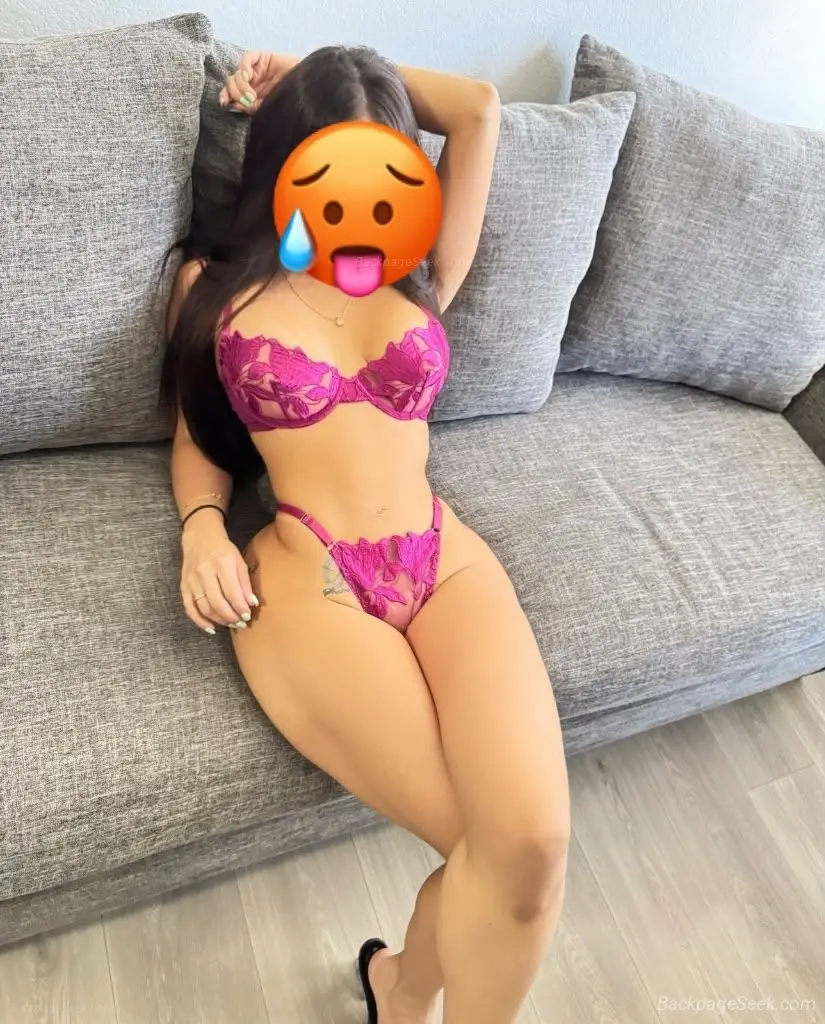 CHICA CALIENTE DISPONIBLE YA PASALO SUPER RICO CONMIGO