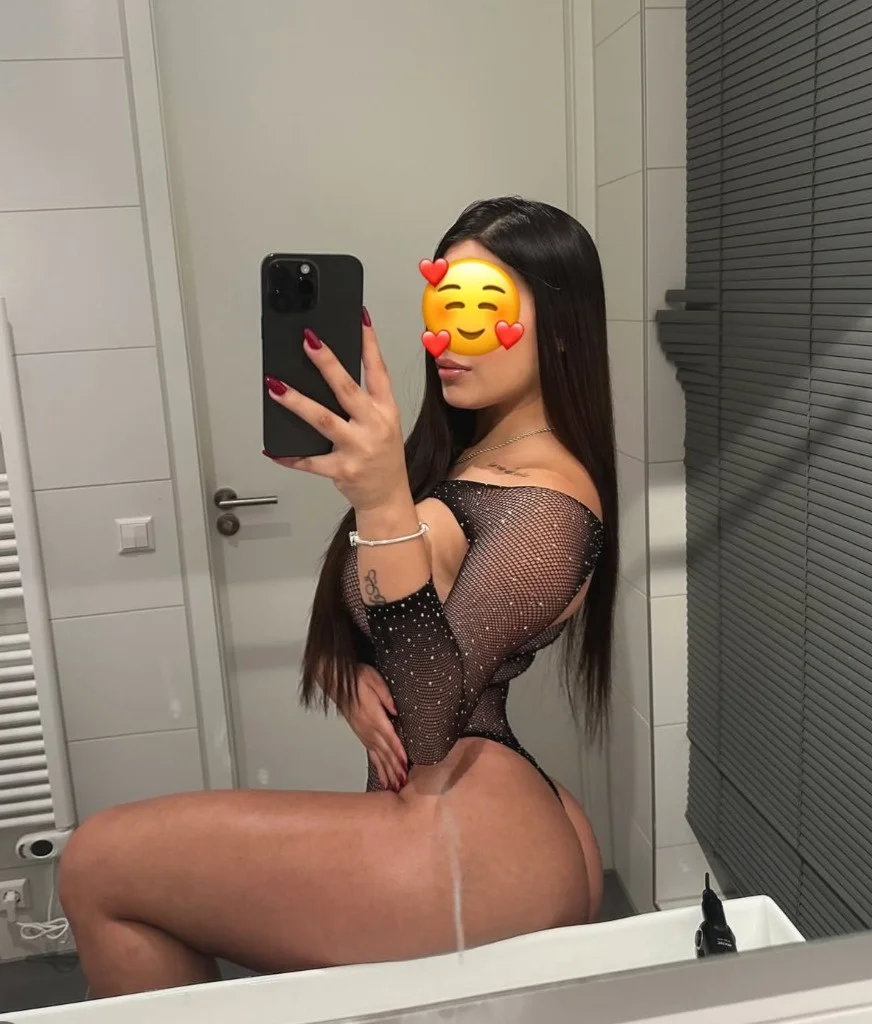 sexy latina in Bronx - Women Seeking Men photo 2