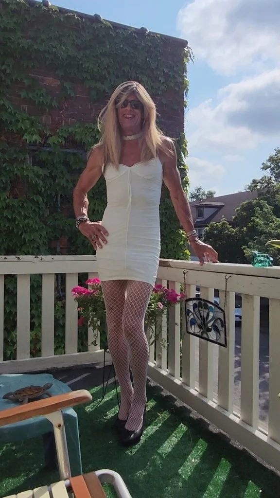 lm Erika in Buffalo - Women Seeking Men