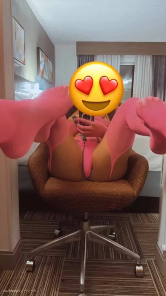 Pretty Pussy Ready To Fuck