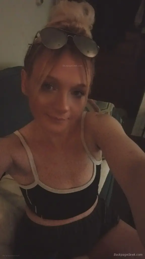 who is looking to get together and have and have some fun ou... in Buffalo – Women Seeking Men photo 2