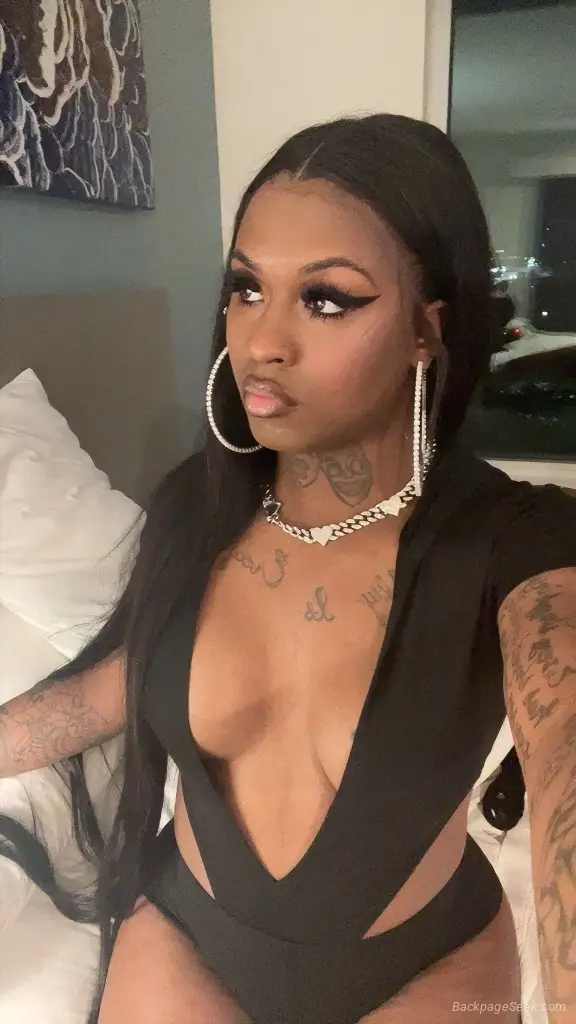 HERE VISITING - FULLY FUNCTIONAL 85 inch VIP SESSION in Buffalo – Women Seeking Men photo 2