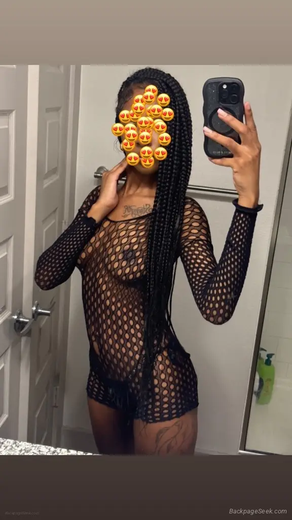 100 deal for OUTCALL or INCALL I HOST HMU