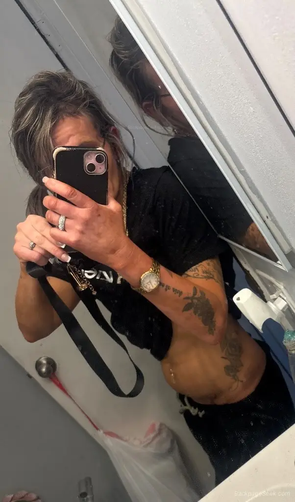 I'M AVAILABLE :/come play with me