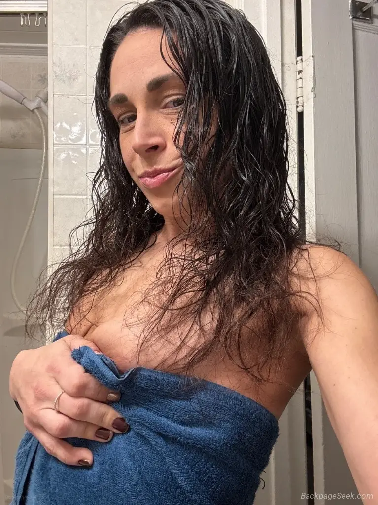 Petite Flexible Fun Wet MILF in Buffalo – Women Seeking Men photo 3