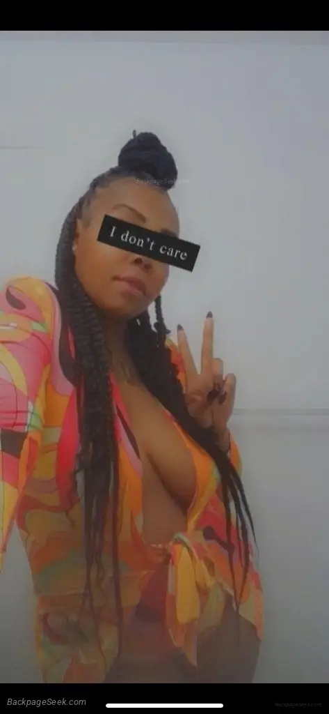 its rainy out come relax with me INCALL ONLY INCALL ONLY in Buffalo – Women Seeking Men photo 3