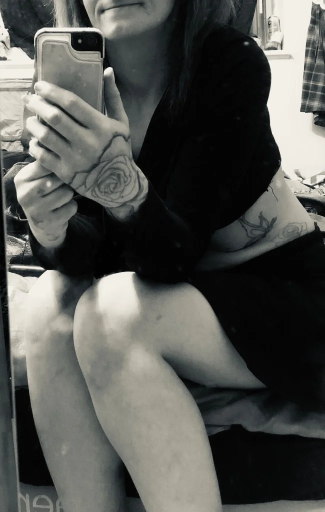 Sweet Petite Playful Discreet in Calgary – Women Seeking Men photo 5