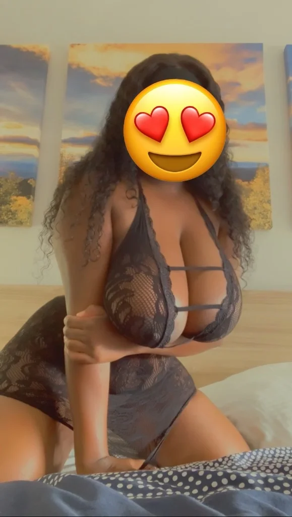 30- freaky ft shows Busty Babe Here To Please You Cum Book W... in Central Jersey – Women Seeking Men photo 3