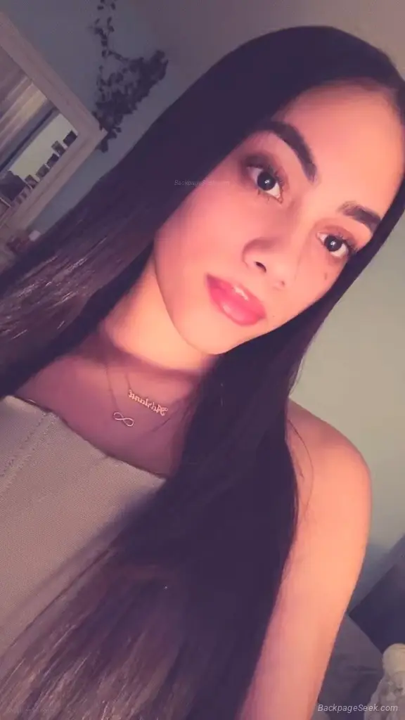 SOY LATINA Y JOVEN