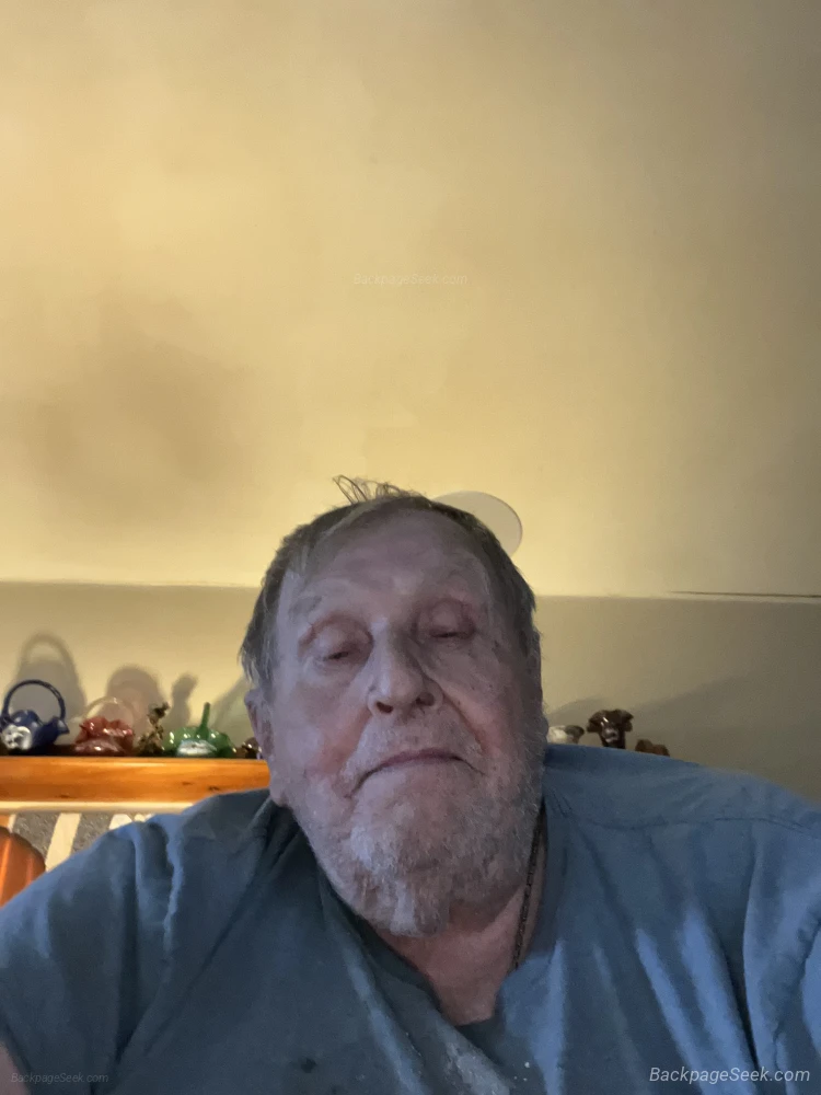 Friend with benefits in Central Michigan - Men Seeking Women photo 2