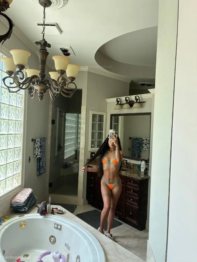 Sexy Petite Foreign Mami Outcalls ONLY in Charlotte – Women Seeking Men photo 3
