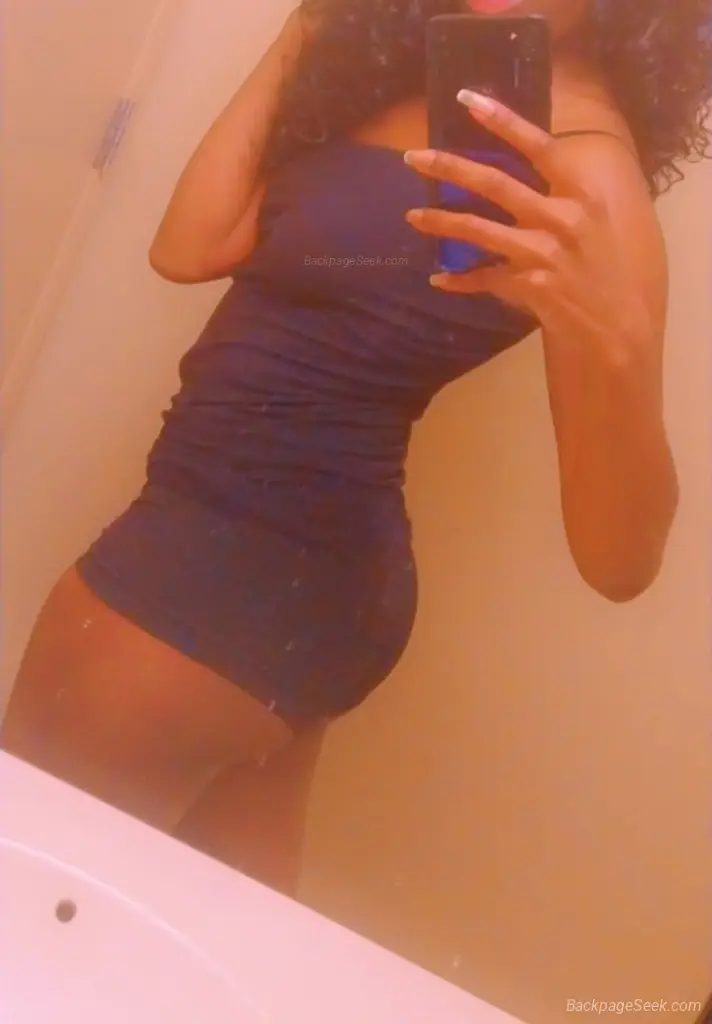 Discreet Fun Premium Playmate in Charlotte – Women Seeking Men photo 2