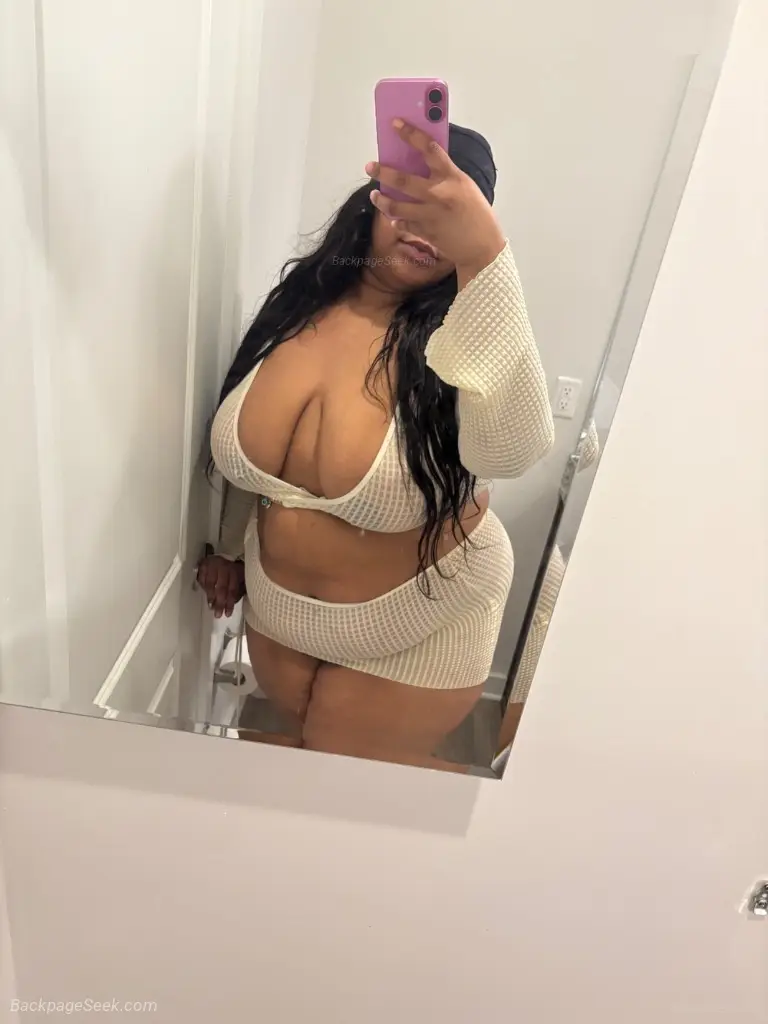INCALL Available 24/7 Clean and safe space Full service / Massages
