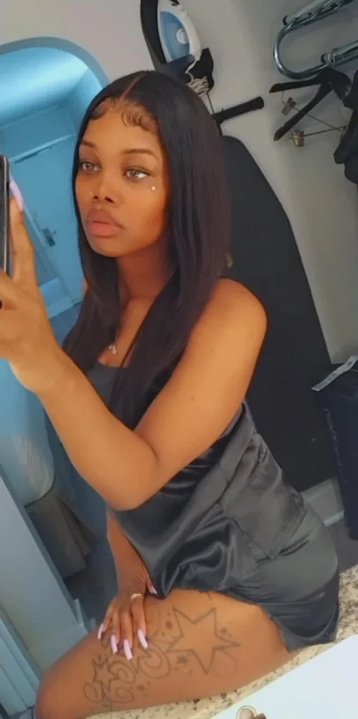 Available Now Available Now QV HHR HR COME HAVE SOME FUN ALL in Chicago - Women Seeking Men photo 3