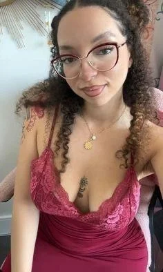 Available now ready to have fun Lets have a good time in Chicago - Women Seeking Men photo 2