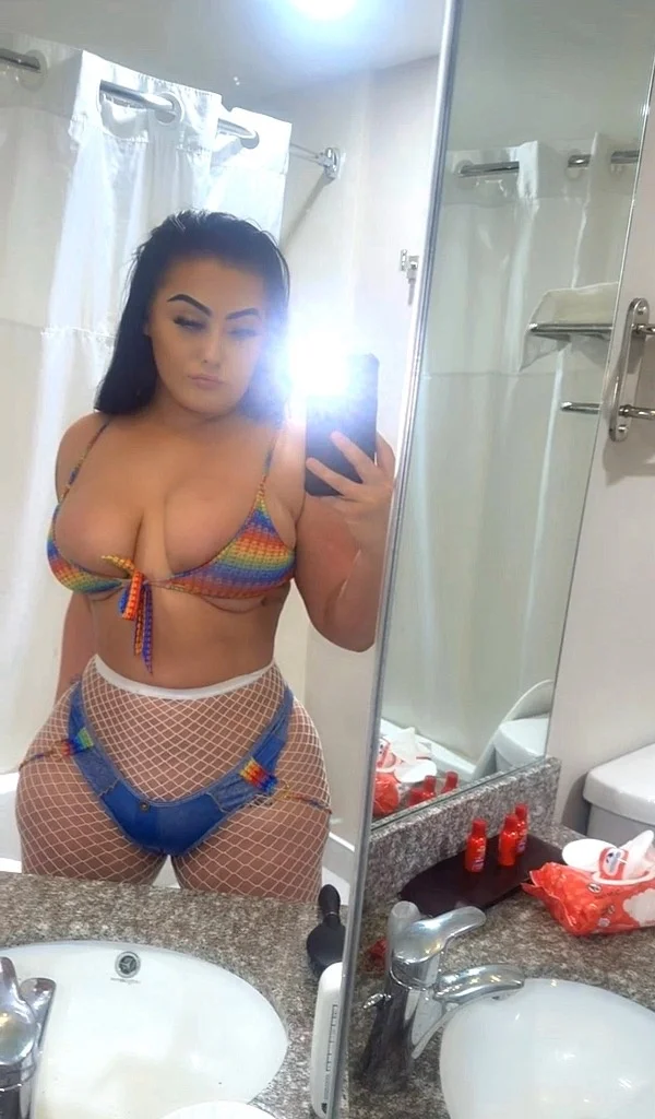 TINLEY PARK INCALLS SEXY BIG BOOTY BLUE EYE GORGEOUS ITALIAN in Chicago – Women Seeking Men photo 6