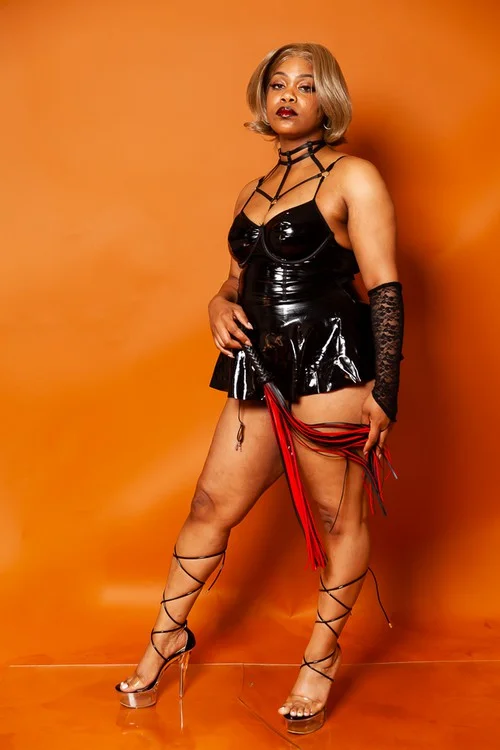 Curvy chef serving Heat in and Out of the Kitchen in Chicago – Women Seeking Men photo 5