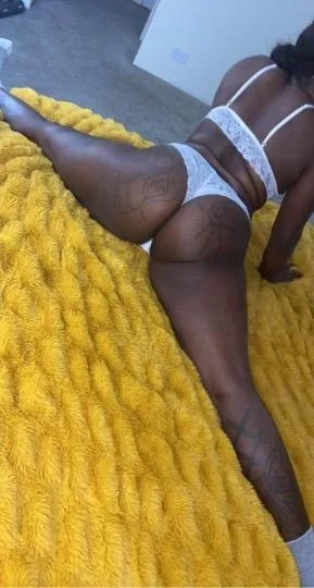 NO IN CALL full service 170 all week come see about me pussy... in Chicago – Women Seeking Men photo 2