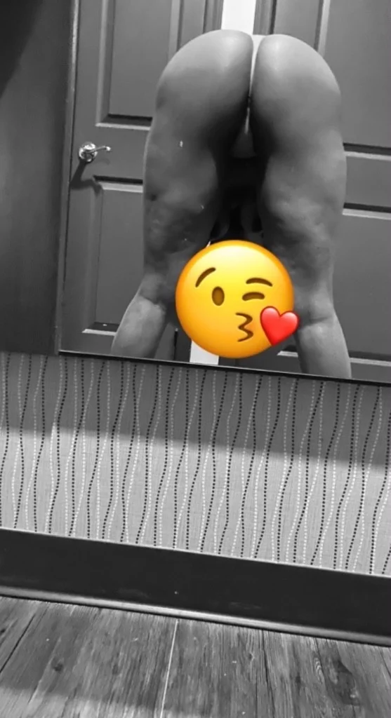 SLIM THICC TIGHT &amp; WET in Chicago - Women Seeking Men