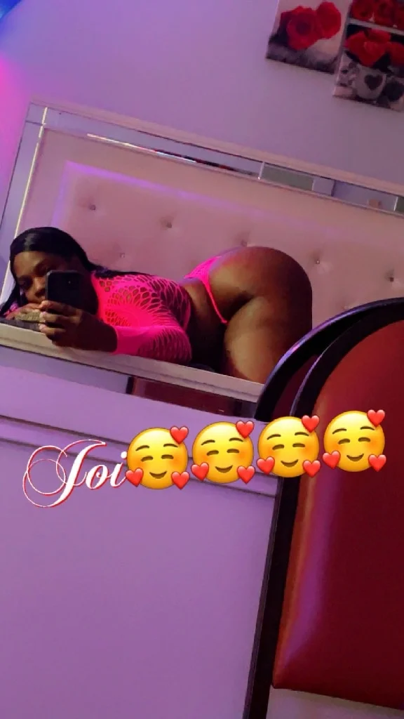 sweetjoi in burbs come before i gone $$$ come get tap out in Chicago - Women Seeking Men photo 6