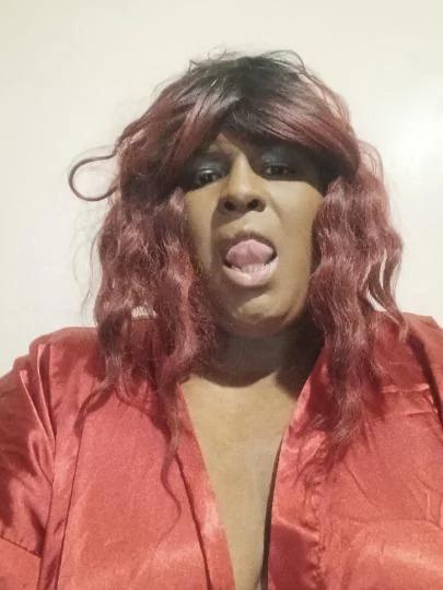 I ONLY CATER TO BUSINESS MEN ONLY REAL AD OLDER MATURE in Chicago - Women Seeking Men