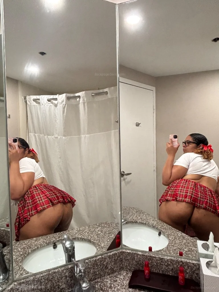 Your Juicy Thick Desire in Chicago - Women Seeking Men photo 4