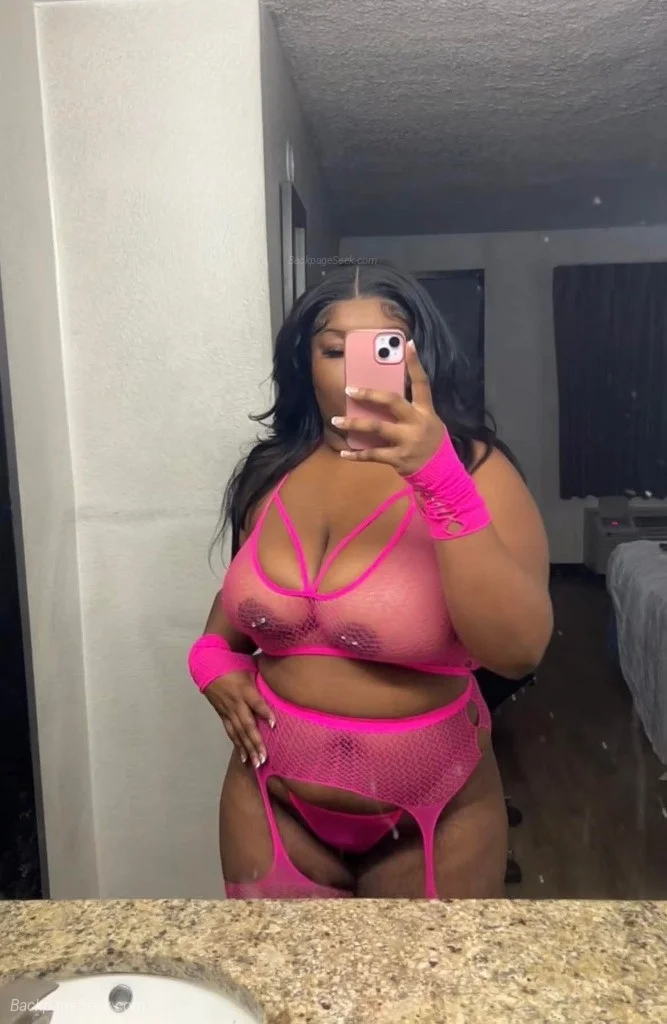 New in Town Thick Juicy Curvy Babe Wet and Slippery Best Exp... in Chicago – Women Seeking Men photo 3