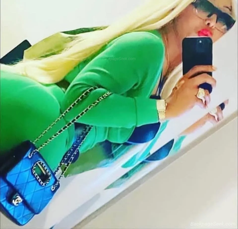 GUCCI WITH THE GOOD CHOOCHIE INCALL MY PLACE OUTCALL TO YOUR... in Chicago – Women Seeking Men photo 3