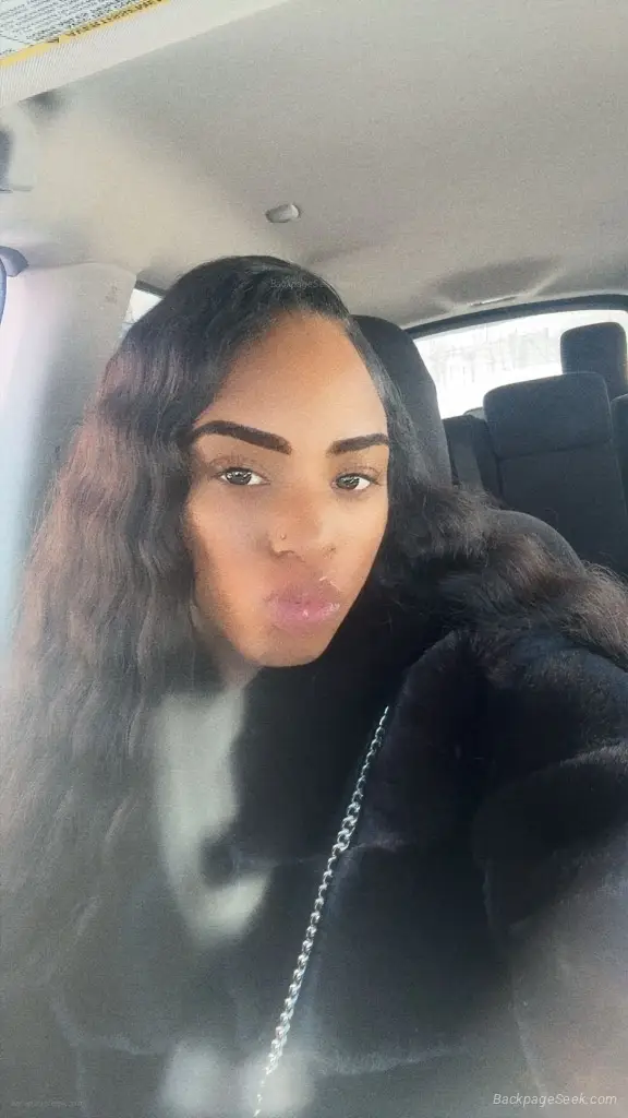 PETITE BARBIE in Chicago – Women Seeking Men photo 3