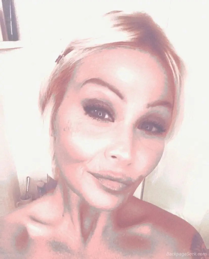 I'm just out here fulfilling fantasies and exceeding expecta... in Chicago – Women Seeking Men photo 4