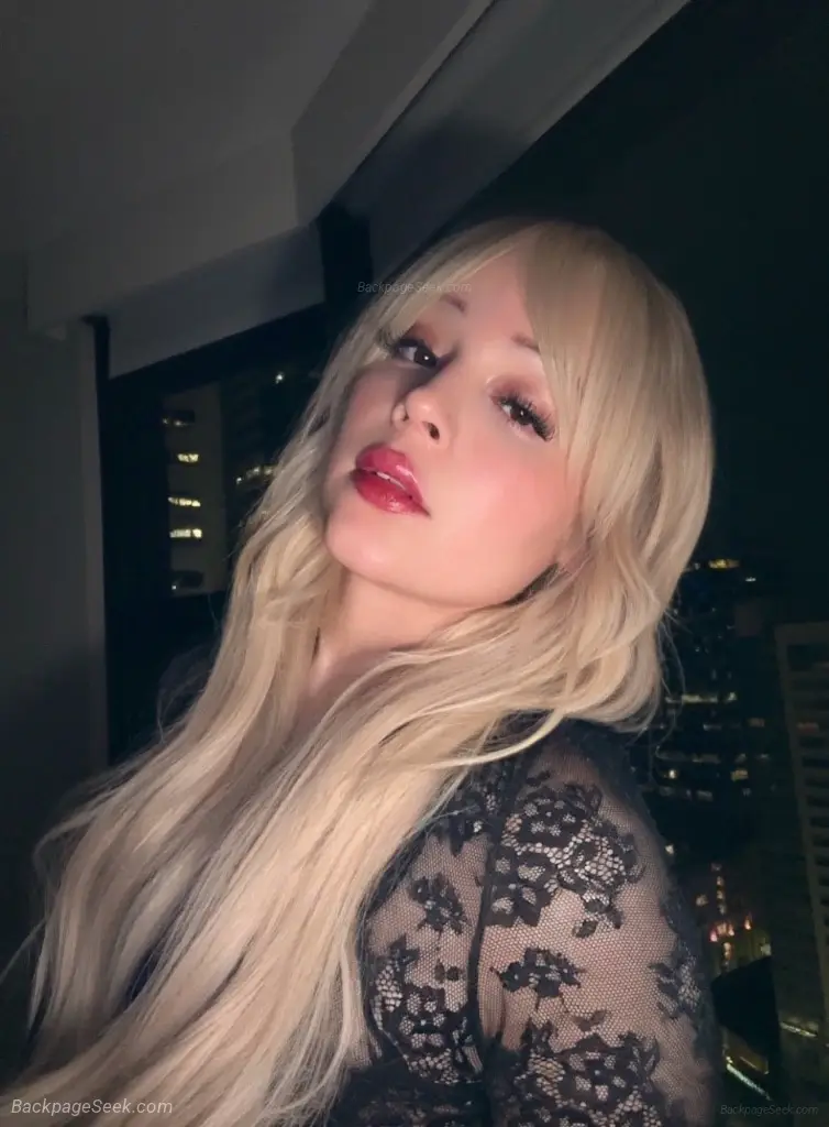 Blonde beauty in Chicago – Women Seeking Men photo 5