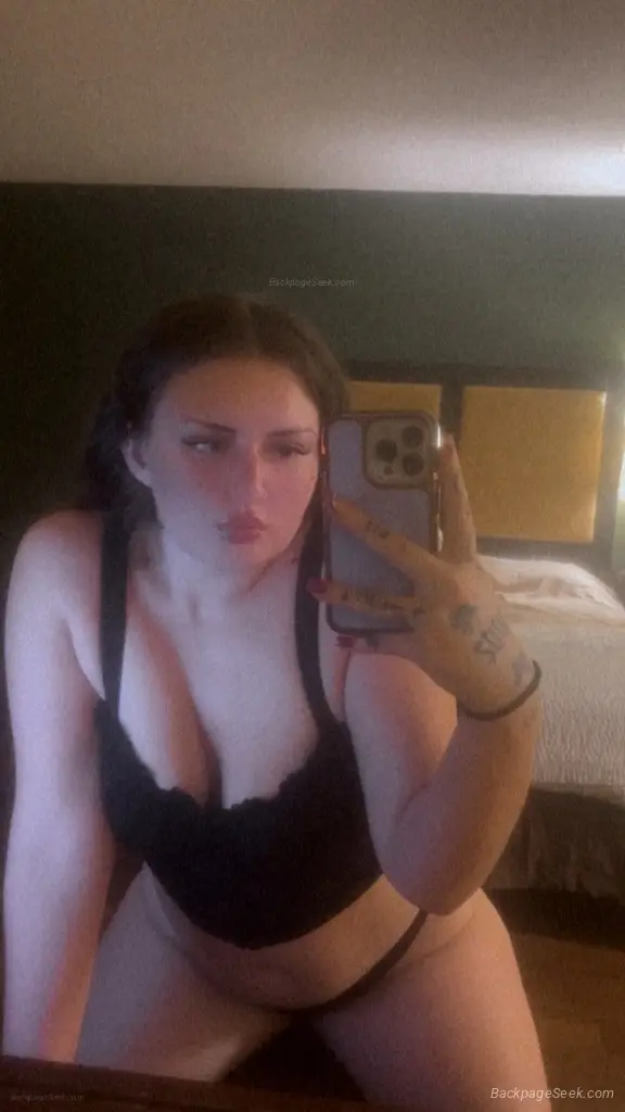 Thick White Goddess in Chicago – Women Seeking Men photo 5