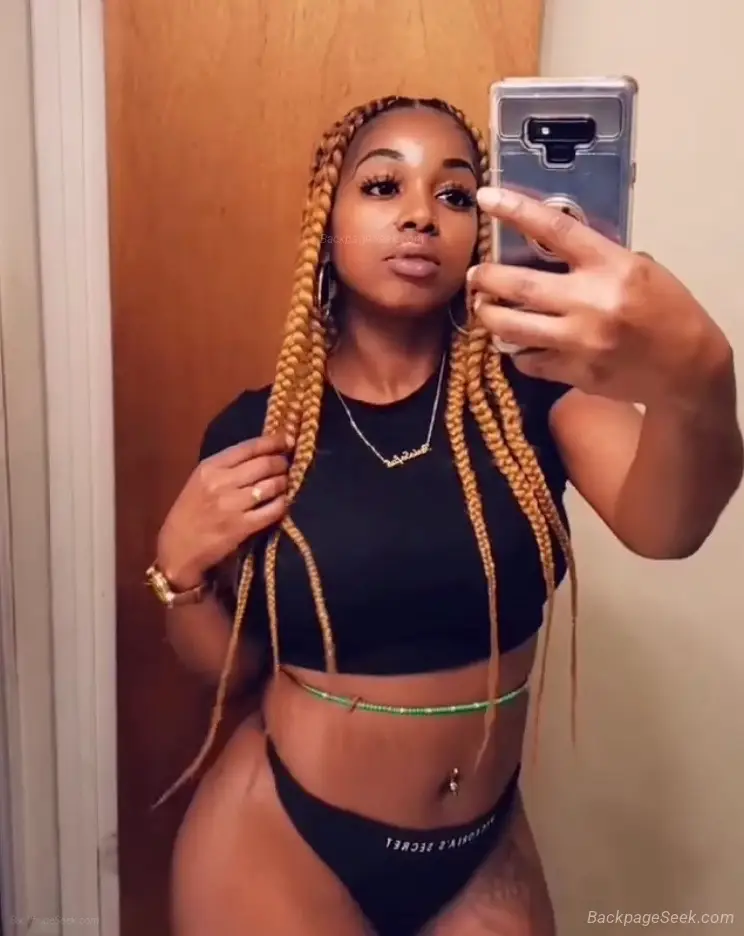 SUCK LIKE A SUCKER SNEAKY LINK FUCK MY FACE OR MY TITTIES on... in Chicago – Women Seeking Men photo 3