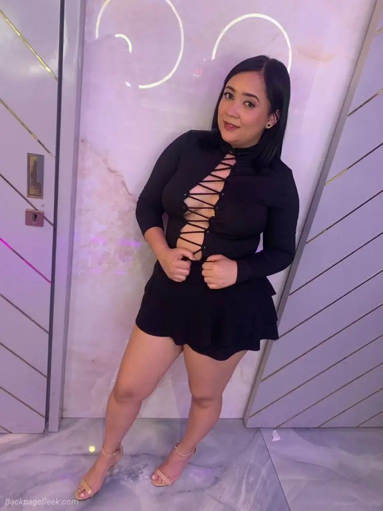 sexy beautiful and simple Latina girl in Chicago – Women Seeking Men photo 2