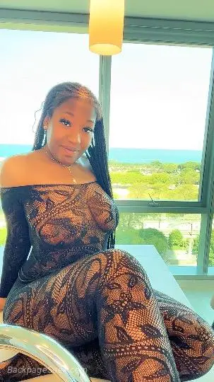 Finna take these shrooms Fall im love with the dick Follow m... in Chicago – Women Seeking Men photo 2